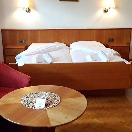 Bed and Breakfast Weisses Roessl Аппиано-Сулла-Страда-дель-Вино Экстерьер фото