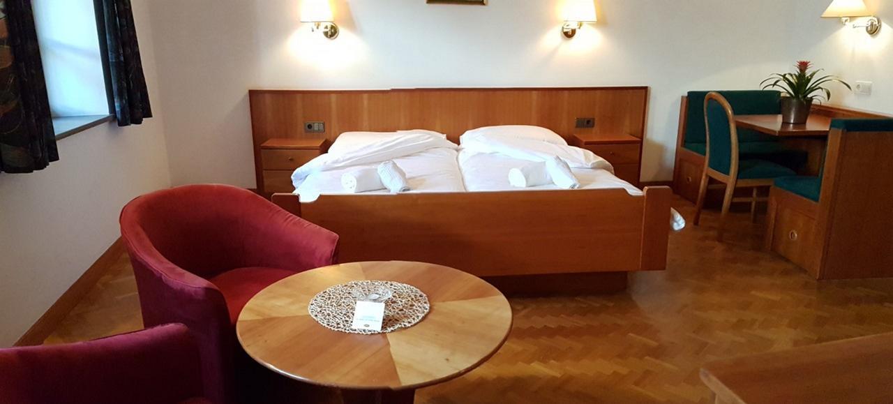 Bed and Breakfast Weisses Roessl Аппиано-Сулла-Страда-дель-Вино Экстерьер фото